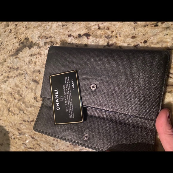 AUTHENTIC. Chanel wallet. Beautiful. - Picture 2 of 8